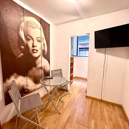Private Rooms In City Center 巴塞罗那 外观 照片