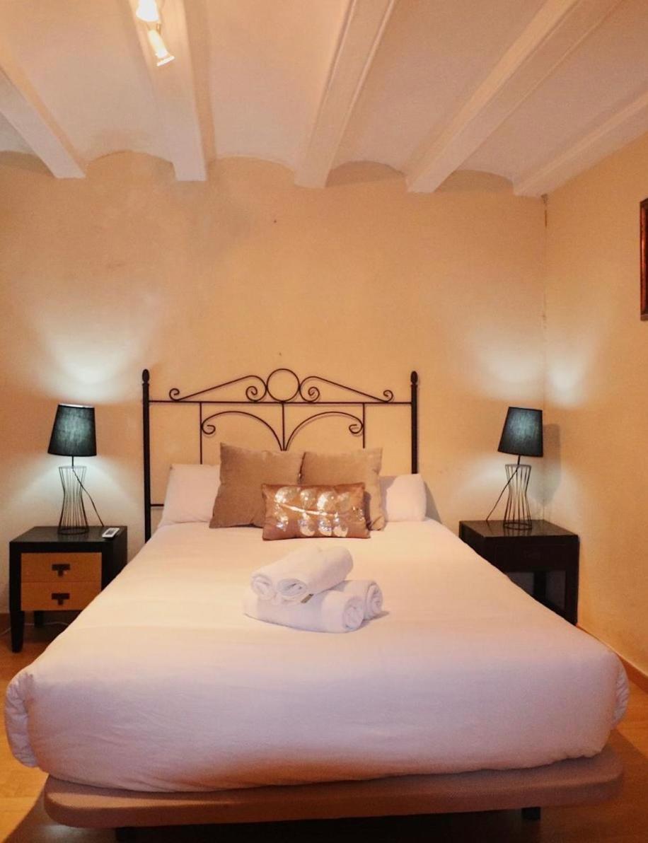 Private Rooms In City Center 巴塞罗那 外观 照片
